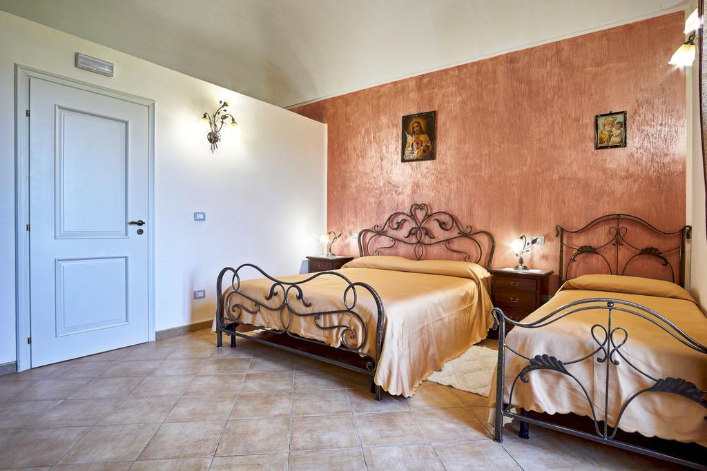 Agriturismo Conte Ruggero Villa Centuripe Exterior photo